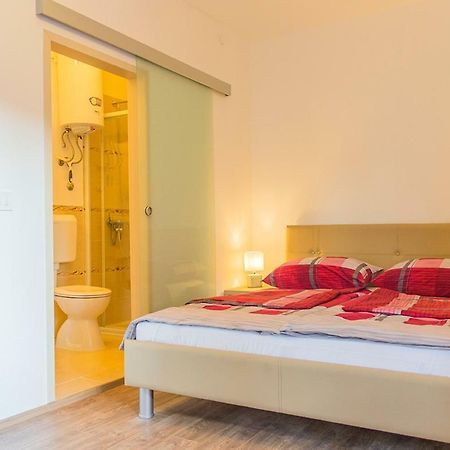 Guesthouse Klaudia Abbázia Kültér fotó