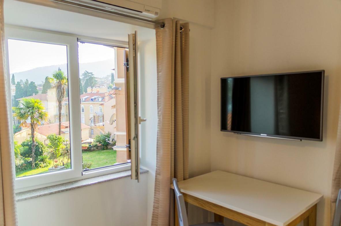 Guesthouse Klaudia Abbázia Kültér fotó